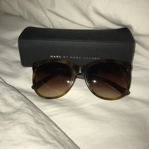 Marc jacobs sunglasses and case